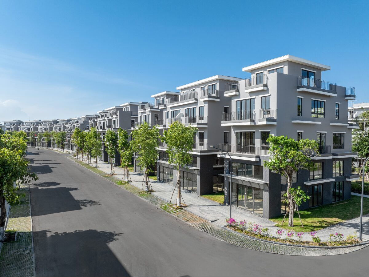Siêu biệt thự phố quảng trường The Plaza – Uy tín bảo chứng bởi tiến độ thi công thần tốc